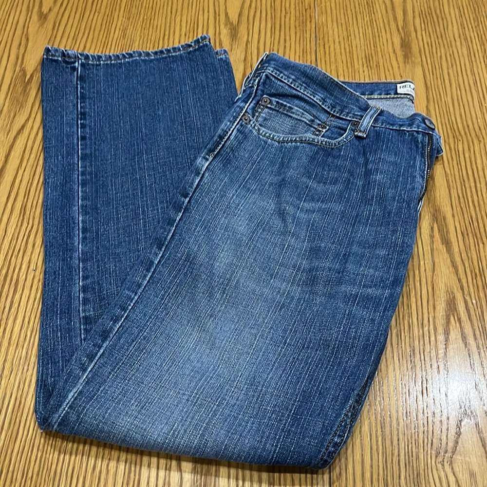 Like new Levi’s 559 Relaxed Straight Leg Jeans 33x32. Awesome jeans!! - Picture 2 of 5